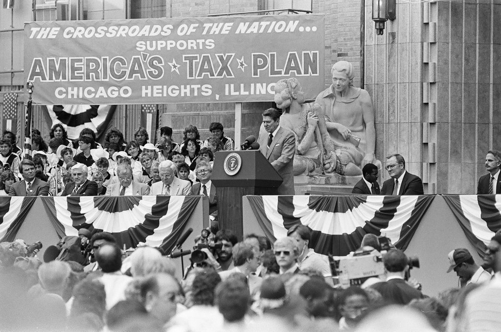 Ronald Reagan speaks at Bloom Township High School - Nancy Stuenkel for Chicago Sun-Times