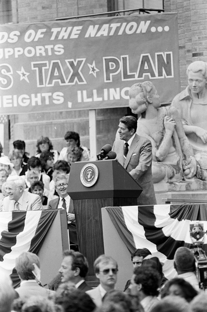 Ronald Reagan speaks at Bloom Township High School - Nancy Stuenkel for Chicago Sun-Times