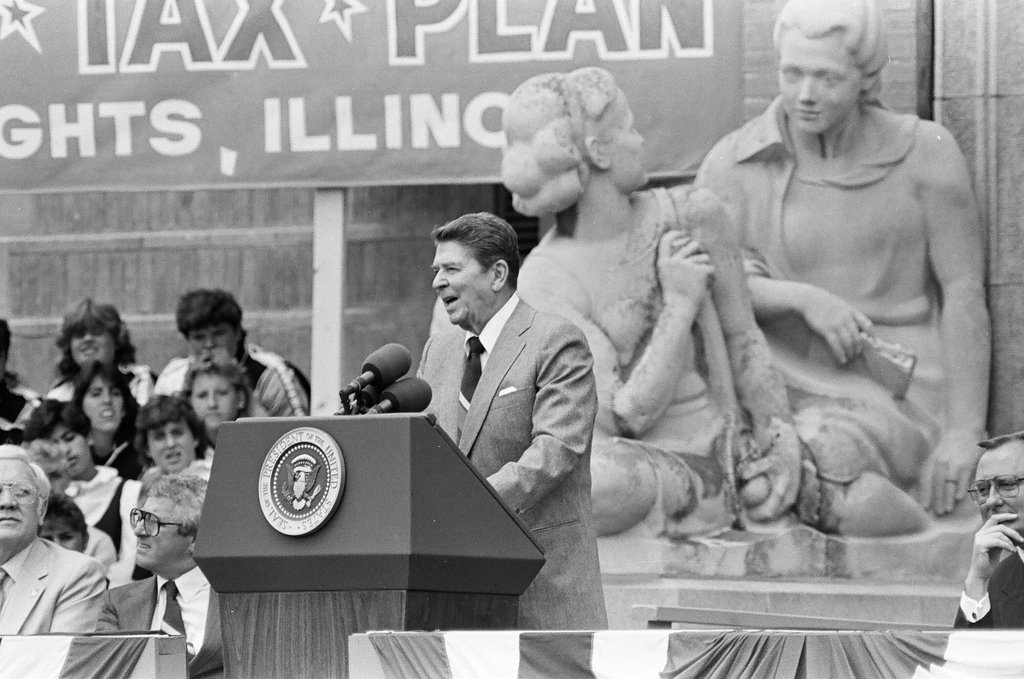 Ronald Reagan speaks at Bloom Township High School - Nancy Stuenkel for Chicago Sun-Times