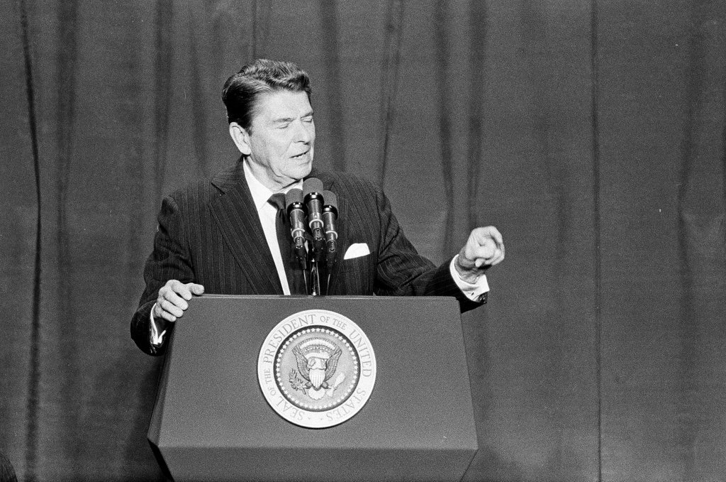 President Ronald Reagan speaks at Bolingbrook High School - Jarvinen for Chicago Sun-Times