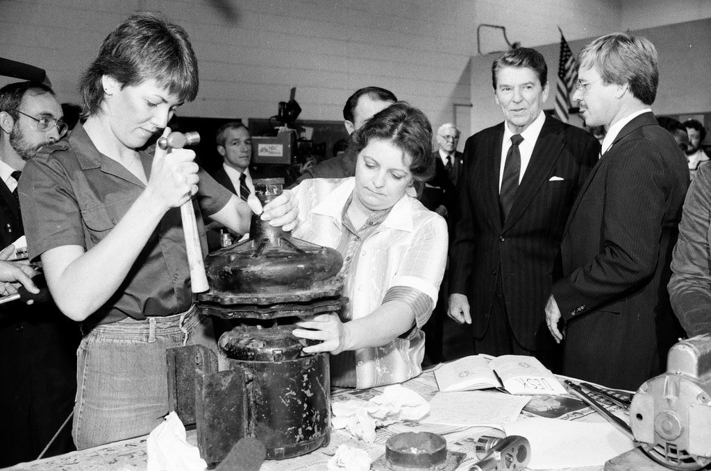 President Ronald Reagan tours WILCO Area Career Center - Al Podgorski for Chicago Sun-Times