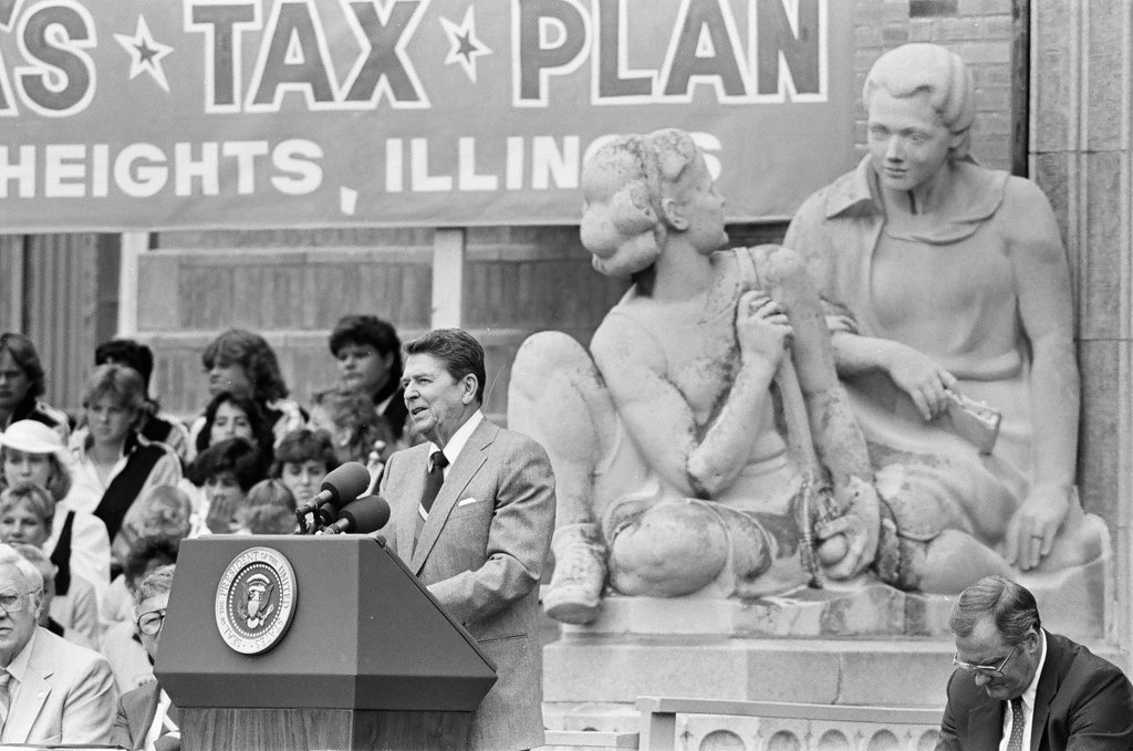 Ronald Reagan speaks at Bloom Township High School - Jarvinen for Chicago Sun-Times