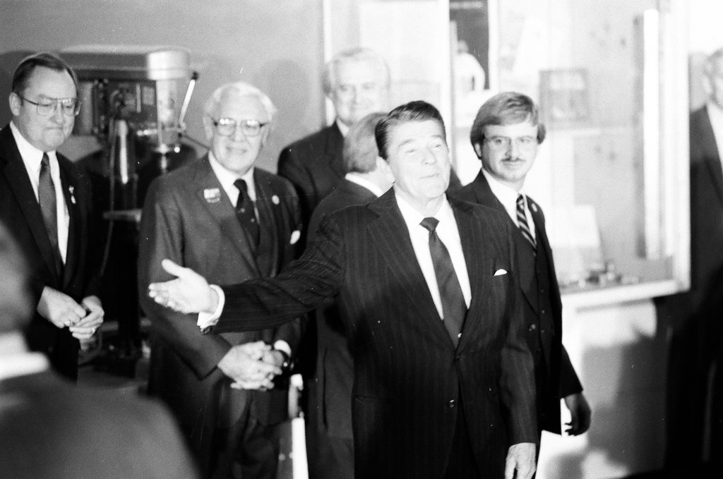 President Ronald Reagan tours WILCO Area Career Center - Al Podgorski for Chicago Sun-Times