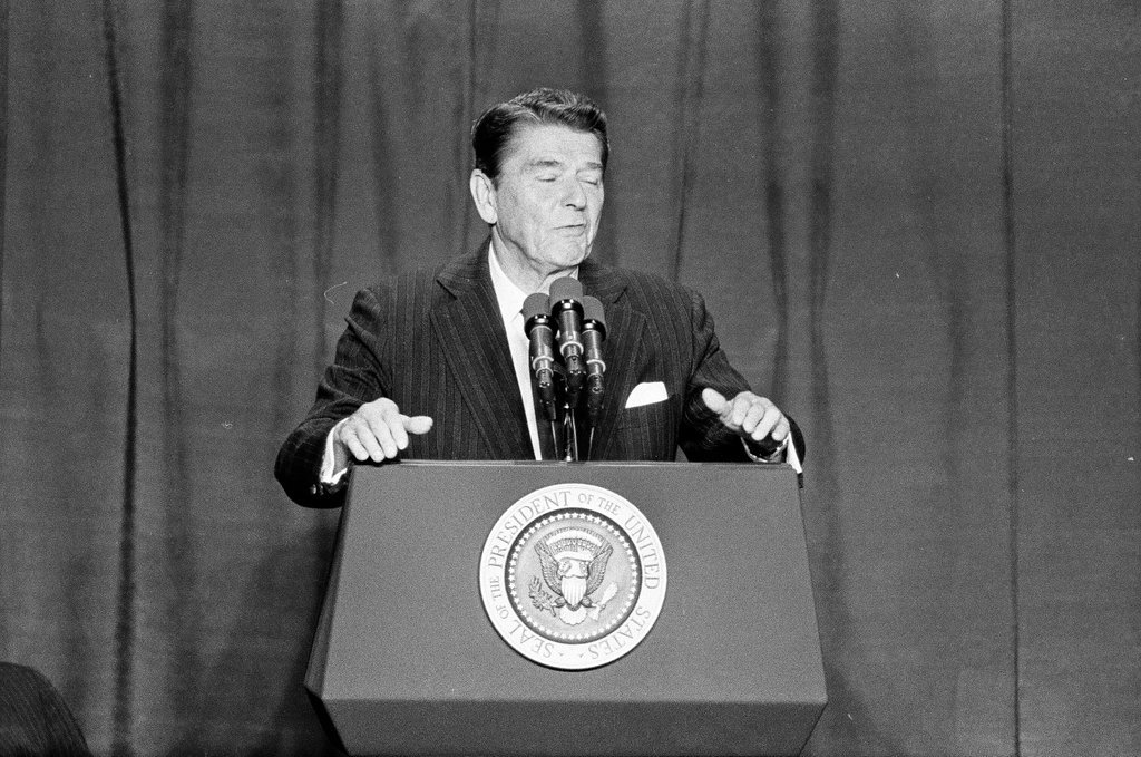 President Ronald Reagan speaks at Bolingbrook High School - Jarvinen for Chicago Sun-Times