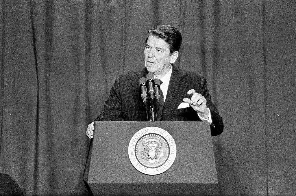 President Ronald Reagan speaks at Bolingbrook High School - Jarvinen for Chicago Sun-Times