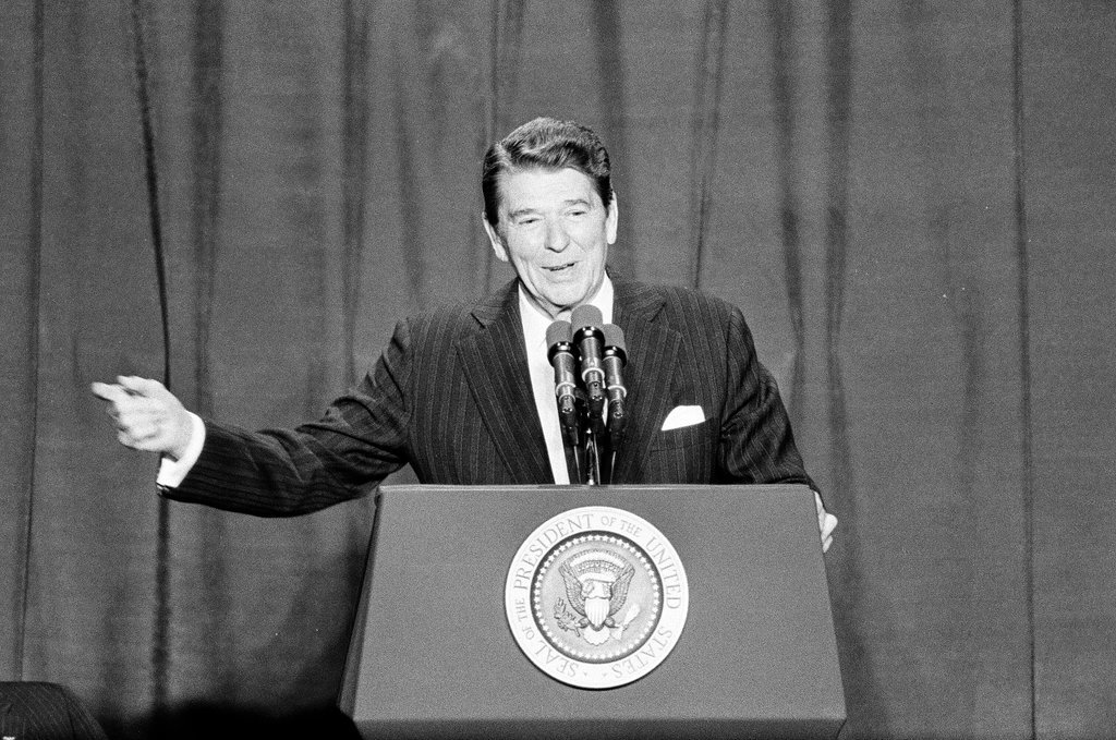 President Ronald Reagan speaks at Bolingbrook High School - Jarvinen for Chicago Sun-Times