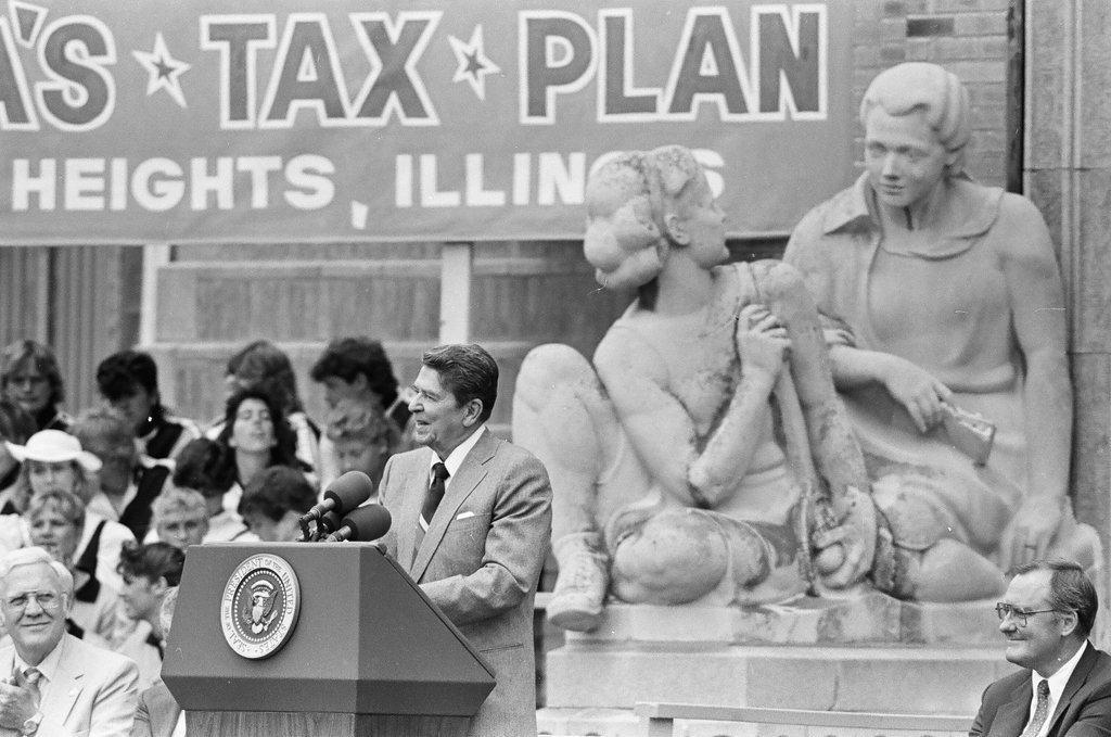 Ronald Reagan speaks at Bloom Township High School - Jarvinen for Chicago Sun-Times