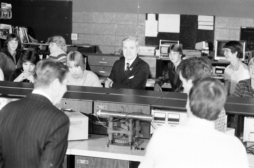 President Ronald Reagan tours WILCO Area Career Center - Al Podgorski for Chicago Sun-Times