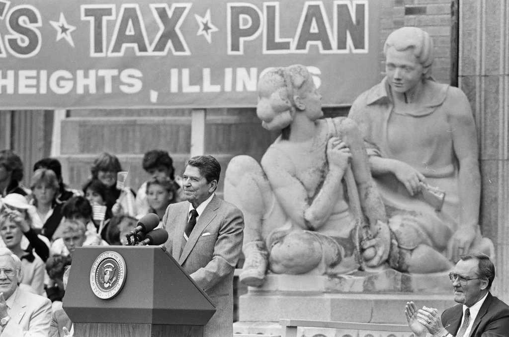 Ronald Reagan speaks at Bloom Township High School - Jarvinen for Chicago Sun-Times