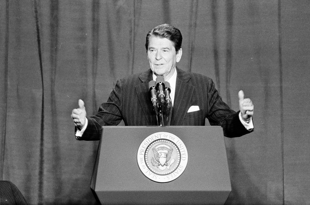 President Ronald Reagan speaks at Bolingbrook High School - Jarvinen for Chicago Sun-Times