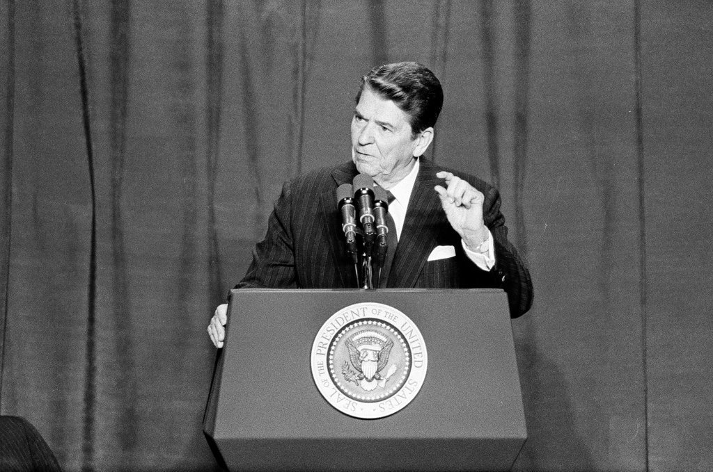 President Ronald Reagan speaks at Bolingbrook High School - Jarvinen for Chicago Sun-Times