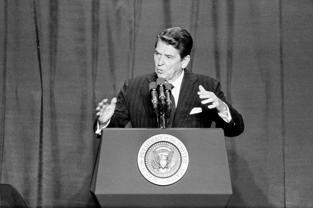 President Ronald Reagan speaks at Bolingbrook High School - Jarvinen for Chicago Sun-Times
