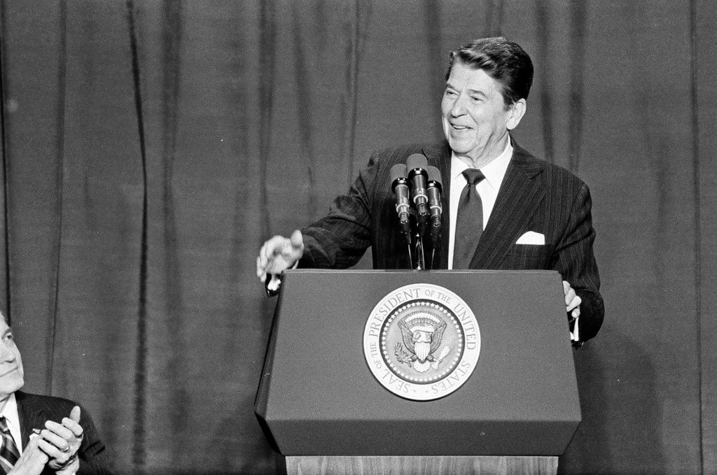 President Ronald Reagan speaks at Bolingbrook High School - Jarvinen for Chicago Sun-Times