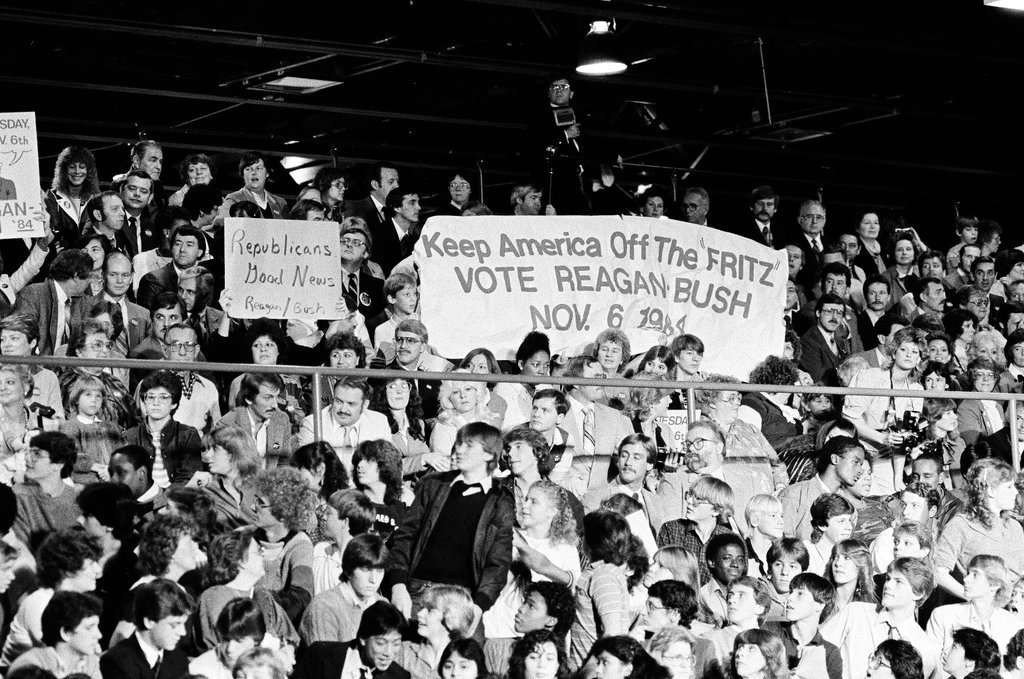 President Ronald Reagan speaks at Bolingbrook High School - Jarvinen for Chicago Sun-Times