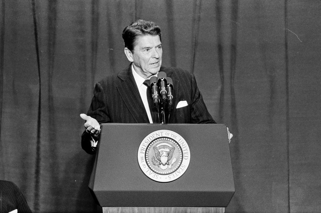 President Ronald Reagan speaks at Bolingbrook High School - Jarvinen for Chicago Sun-Times