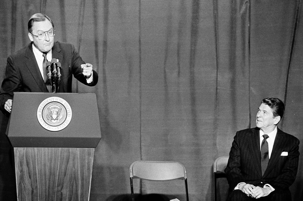 President Ronald Reagan speaks at Bolingbrook High School - Jarvinen for Chicago Sun-Times