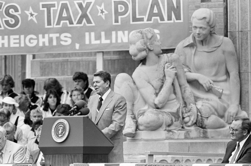 Ronald Reagan speaks at Bloom Township High School - Jarvinen for Chicago Sun-Times