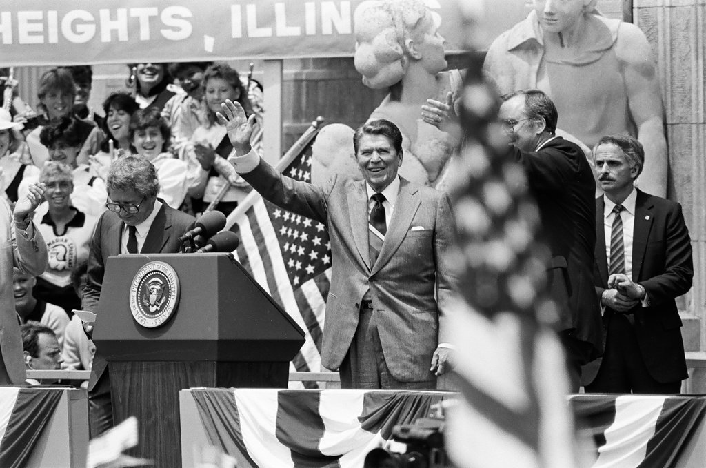 Ronald Reagan speaks at Bloom Township High School - Jarvinen for Chicago Sun-Times