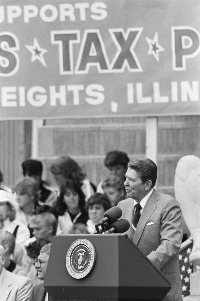 Ronald Reagan speaks at Bloom Township High School - Jarvinen for Chicago Sun-Times