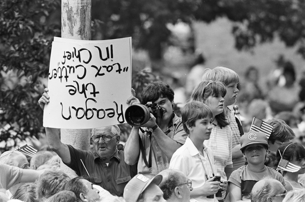 Ronald Reagan speaks at Bloom Township High School - Jarvinen for Chicago Sun-Times