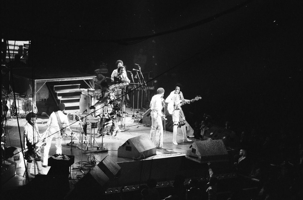 Earth Wind and Fire performs at Chicago Stadium - Perry C. Riddle for Chicago Sun-Times