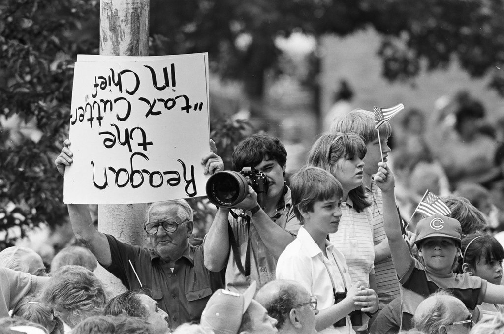 Ronald Reagan speaks at Bloom Township High School - Jarvinen for Chicago Sun-Times