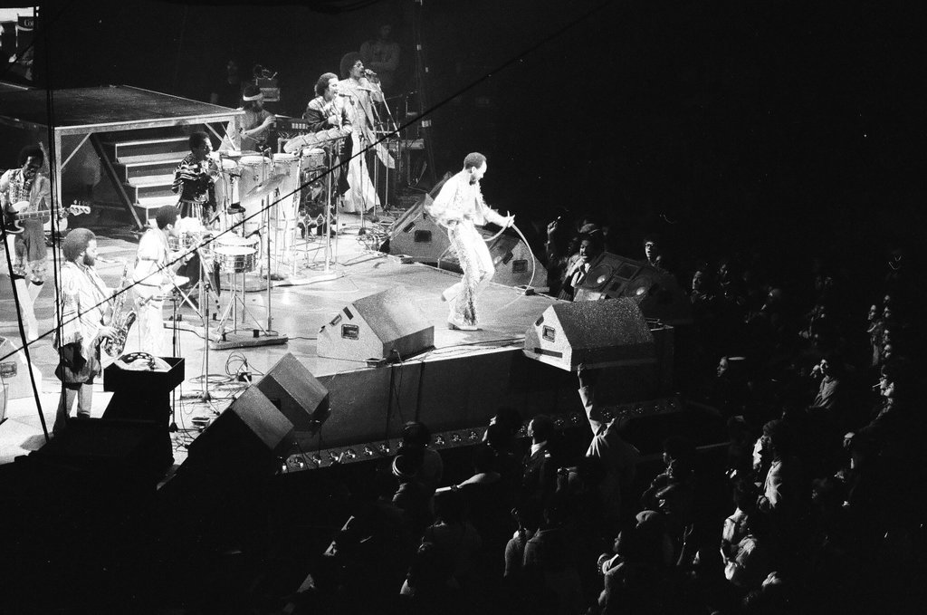 Earth Wind and Fire performs at Chicago Stadium - Perry C. Riddle for Chicago Sun-Times