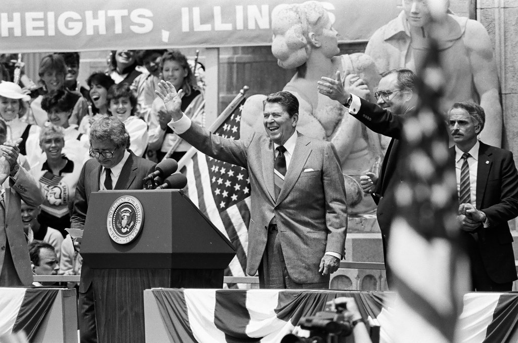 Ronald Reagan speaks at Bloom Township High School - Jarvinen for Chicago Sun-Times