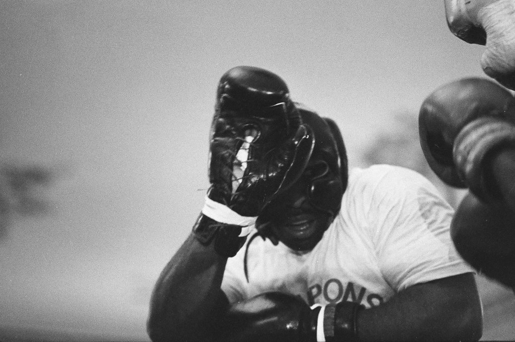 Sugar Ray Seales training match - John H. White for Chicago Sun-Times