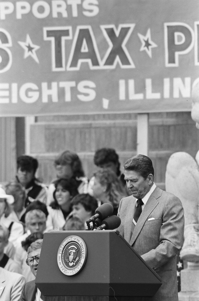 Ronald Reagan speaks at Bloom Township High School - Jarvinen for Chicago Sun-Times