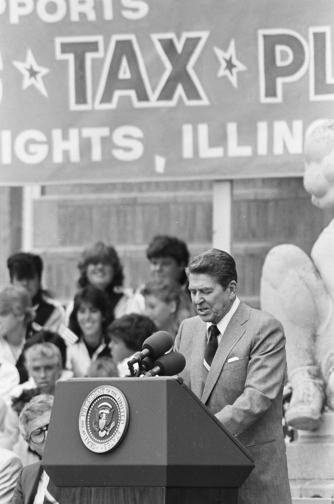 Ronald Reagan speaks at Bloom Township High School - Jarvinen for Chicago Sun-Times