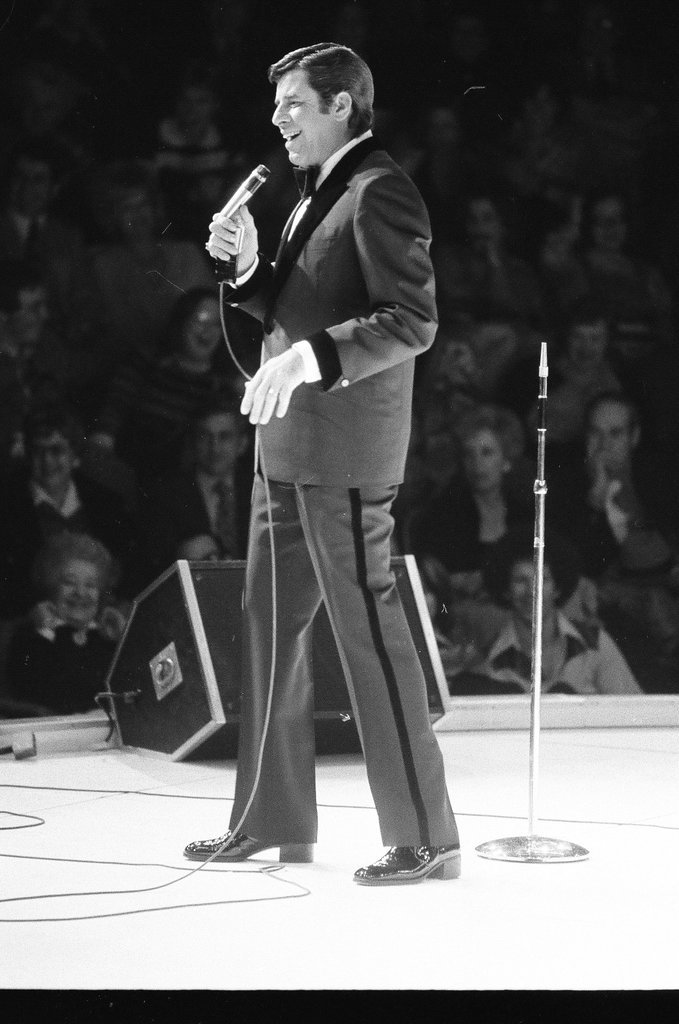 Jerry Lewis  performs at Mill Run - Chuck (Charles) Kirman for Chicago Sun-Times