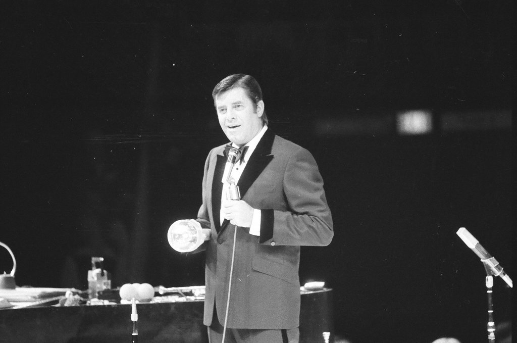 Jerry Lewis  performs at Mill Run - Chuck (Charles) Kirman for Chicago Sun-Times