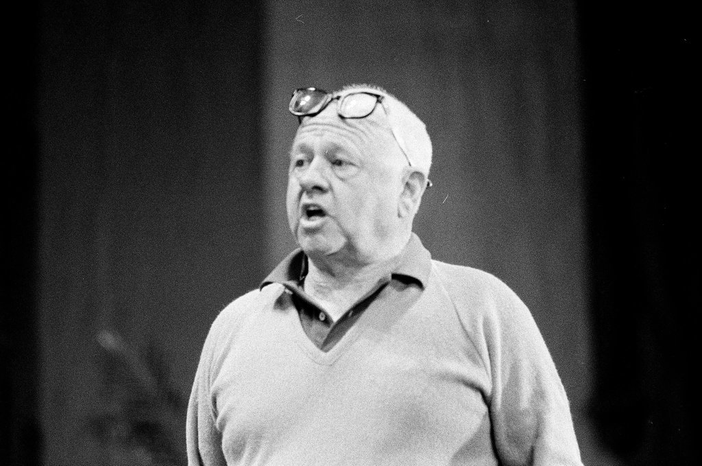 Mickey Rooney attends Sugar Babies rehearsal - Reeve for Chicago Sun-Times