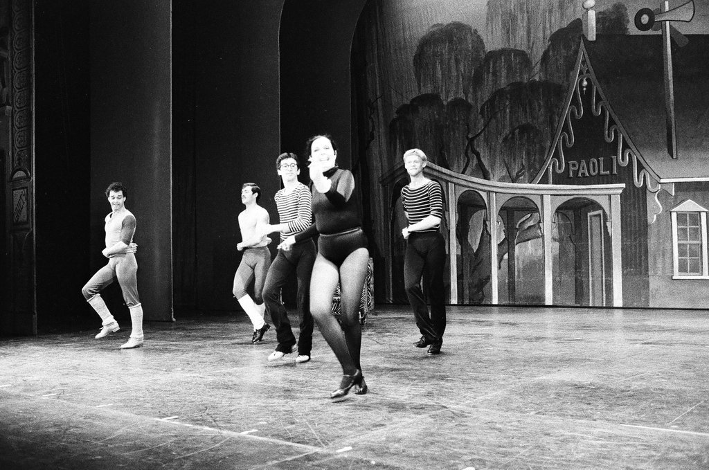 Mickey Rooney attends Sugar Babies rehearsal - Reeve for Chicago Sun-Times