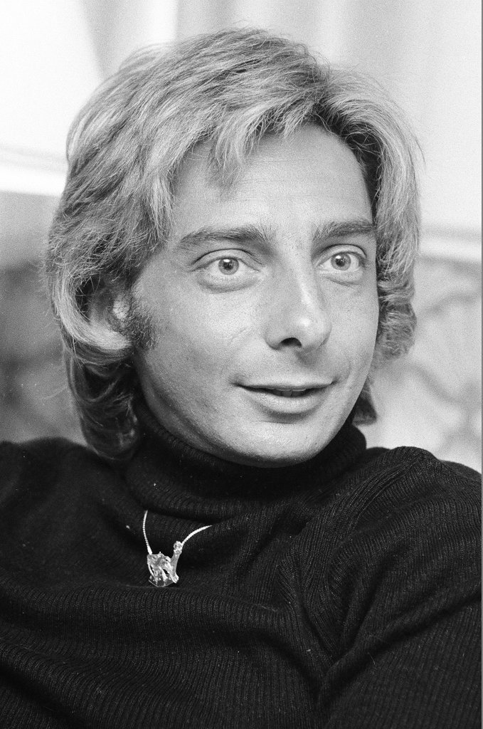 Close-up shots of Barry Manilow - James (Jim) Klepitsch for Chicago Sun-Times