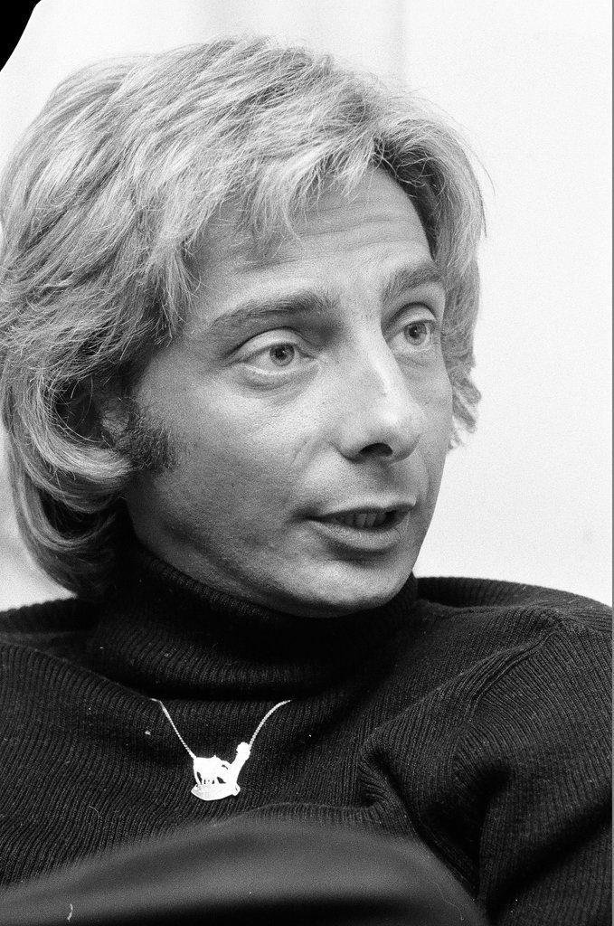 Close-up shots of Barry Manilow - James (Jim) Klepitsch for Chicago Sun-Times
