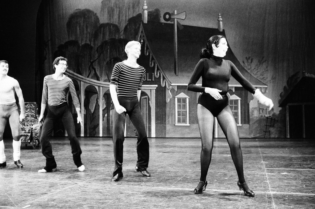 Mickey Rooney attends Sugar Babies rehearsal - Reeve for Chicago Sun-Times