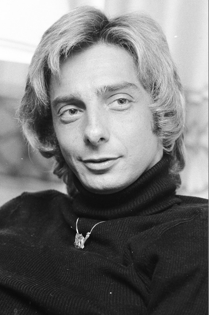 Close-up shots of Barry Manilow - James (Jim) Klepitsch for Chicago Sun-Times