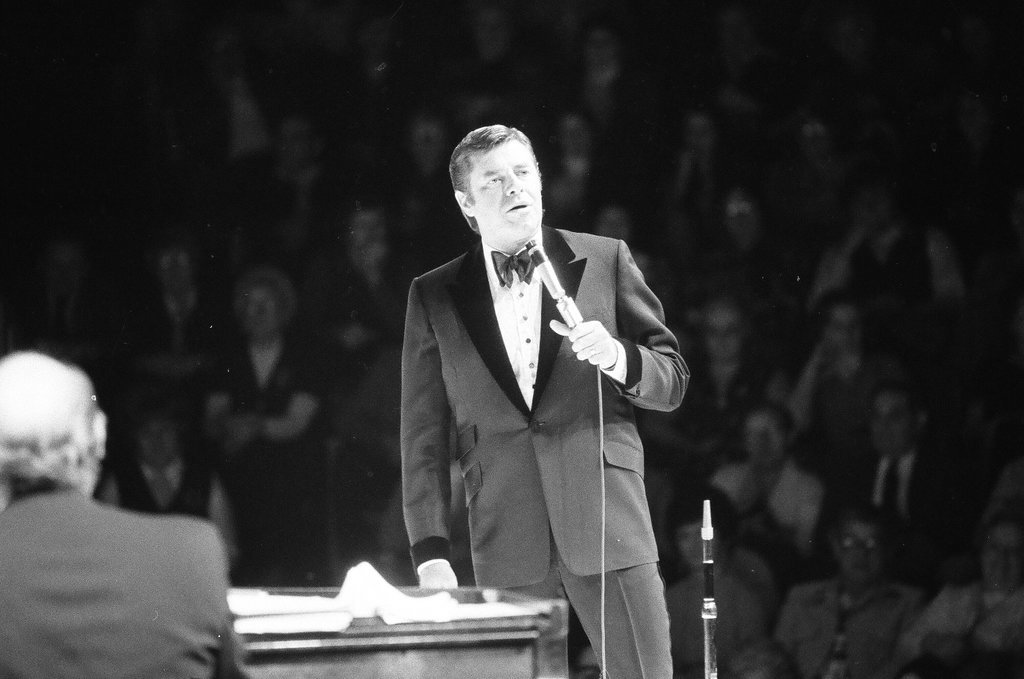 Jerry Lewis  performs at Mill Run - Chuck (Charles) Kirman for Chicago Sun-Times