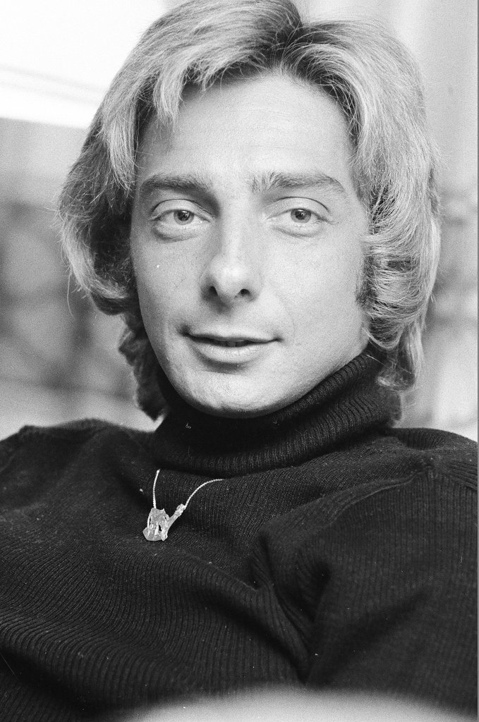 Close-up shots of Barry Manilow - James (Jim) Klepitsch for Chicago Sun-Times