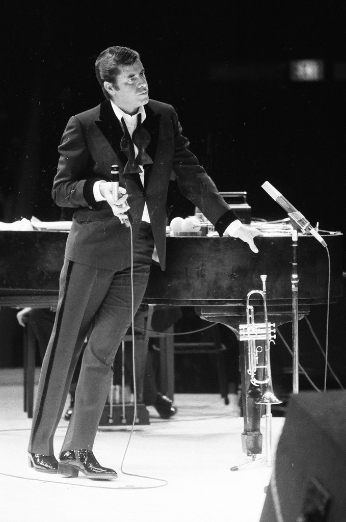 Jerry Lewis  performs at Mill Run - Chuck (Charles) Kirman for Chicago Sun-Times
