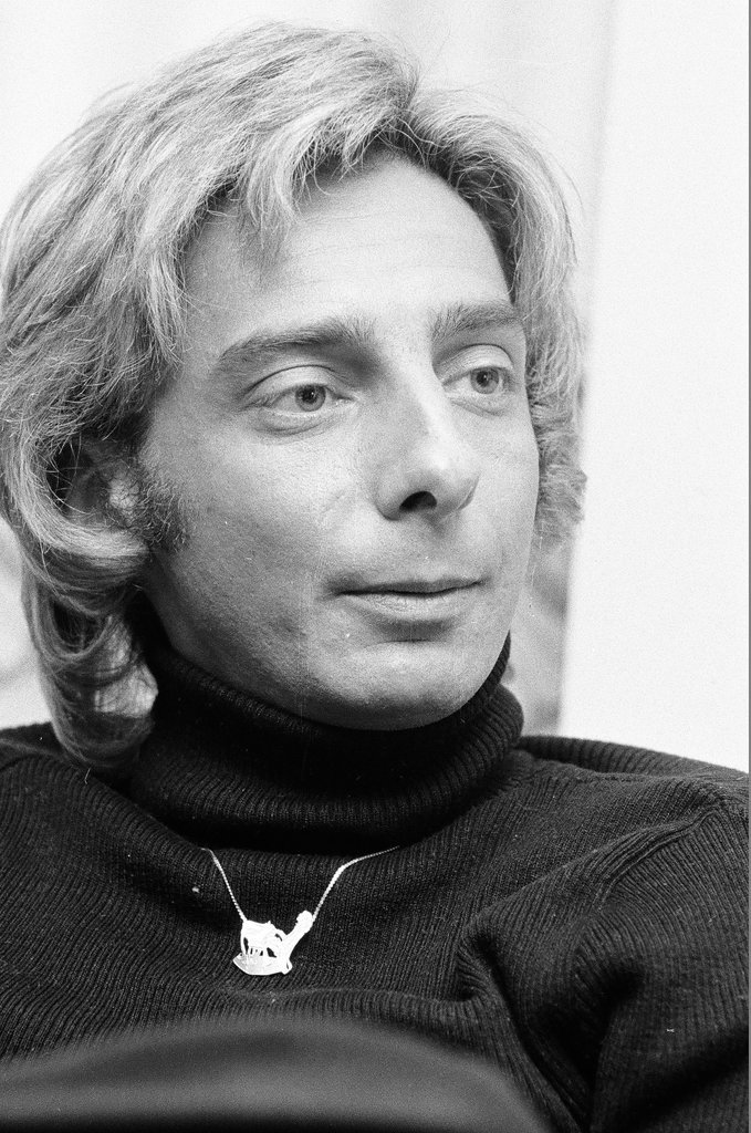 Close-up shots of Barry Manilow - James (Jim) Klepitsch for Chicago Sun-Times