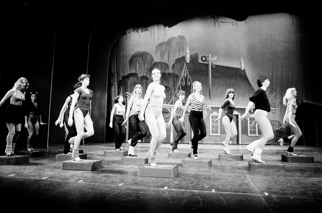 Mickey Rooney attends Sugar Babies rehearsal - Reeve for Chicago Sun-Times