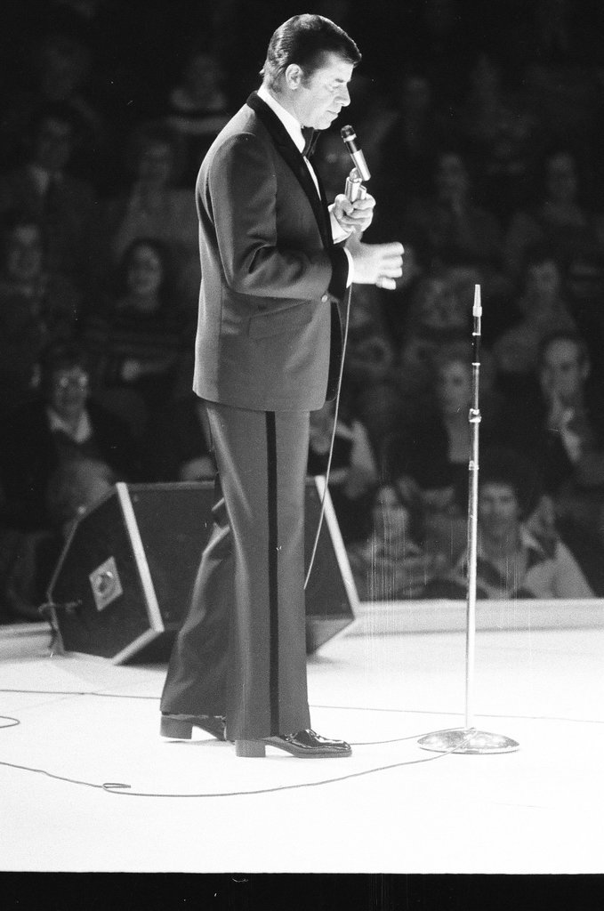 Jerry Lewis  performs at Mill Run - Chuck (Charles) Kirman for Chicago Sun-Times