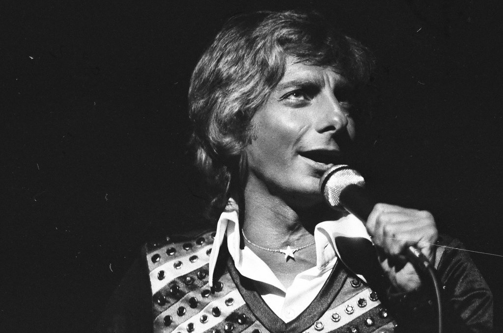 Barry Manilow performs at Auditorium Theatre - Don Bierman for Chicago Sun-Times