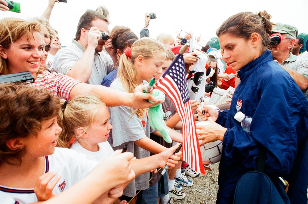 Mia Hamm practices with USA women's soccer team - Chicago Sun-Times