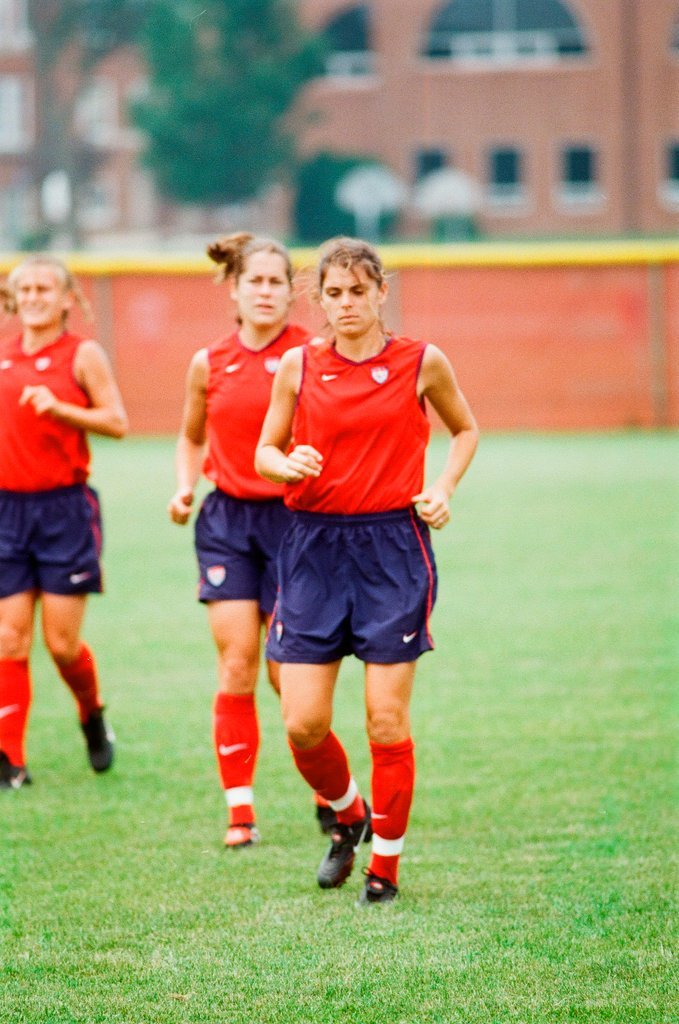 Mia Hamm practices with USA women's soccer team - Chicago Sun-Times