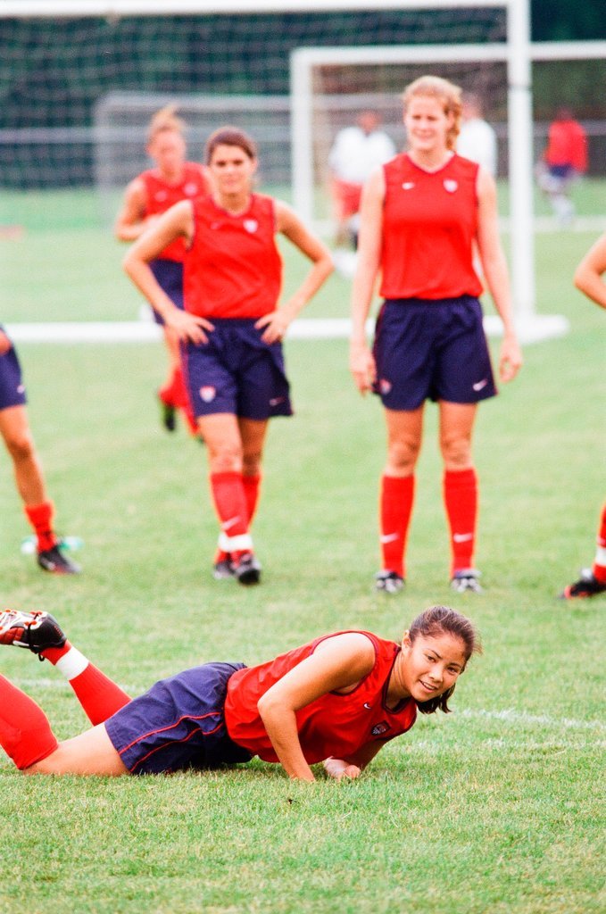 Mia Hamm practices with USA women's soccer team - Chicago Sun-Times