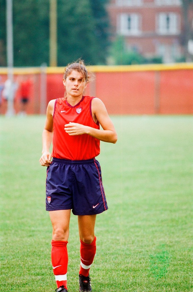 Mia Hamm practices with USA women's soccer team - Chicago Sun-Times